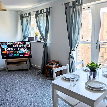 Simple 2-Bedroom 1.5 Bath Apartment In Thornhill Southampton Ngoại thất bức ảnh
