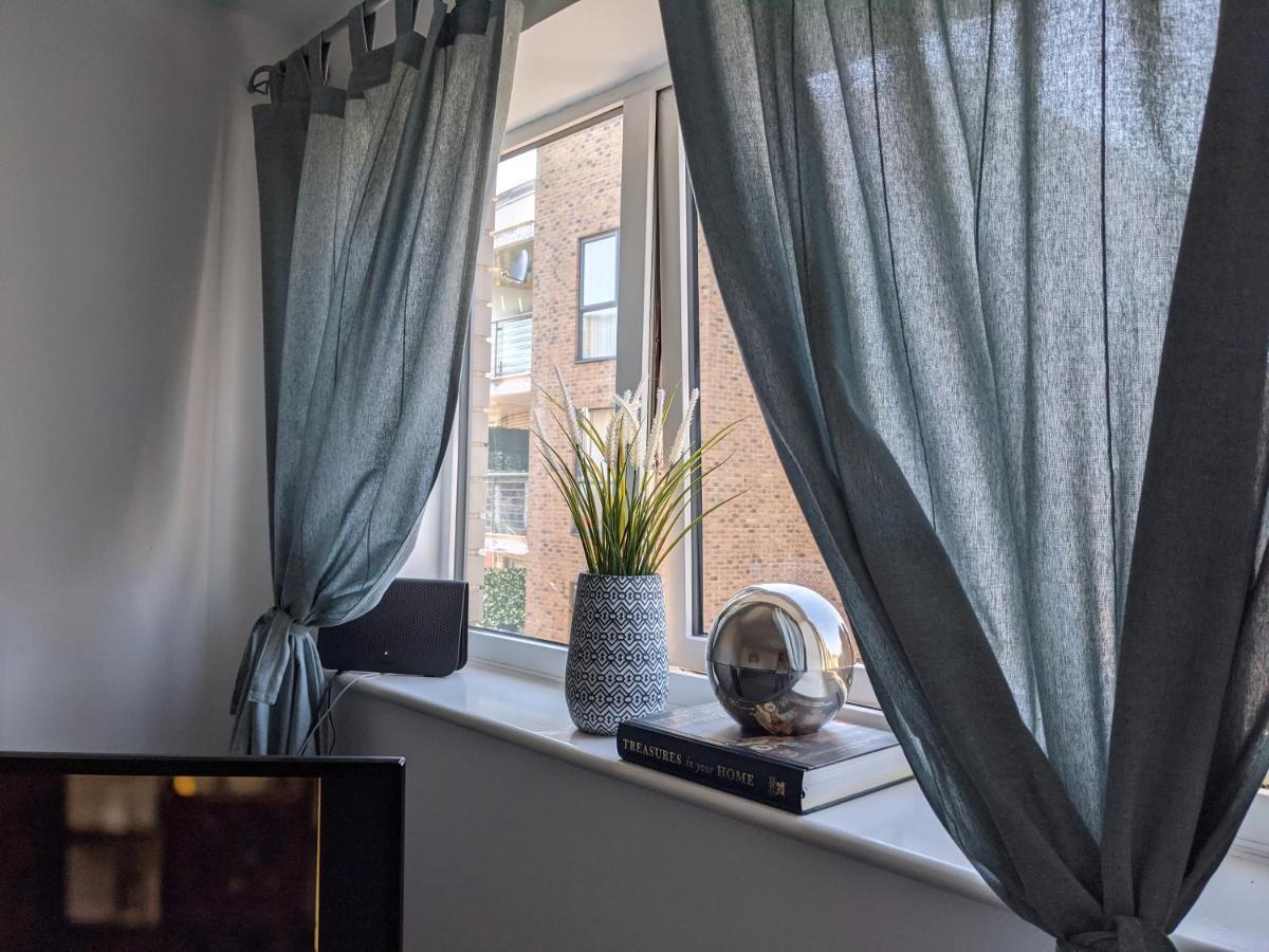 Simple 2-Bedroom 1.5 Bath Apartment In Thornhill Southampton Ngoại thất bức ảnh