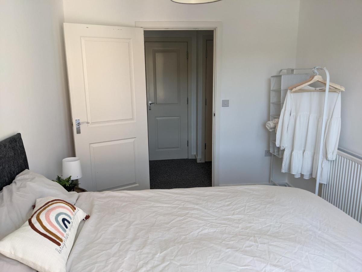 Simple 2-Bedroom 1.5 Bath Apartment In Thornhill Southampton Ngoại thất bức ảnh