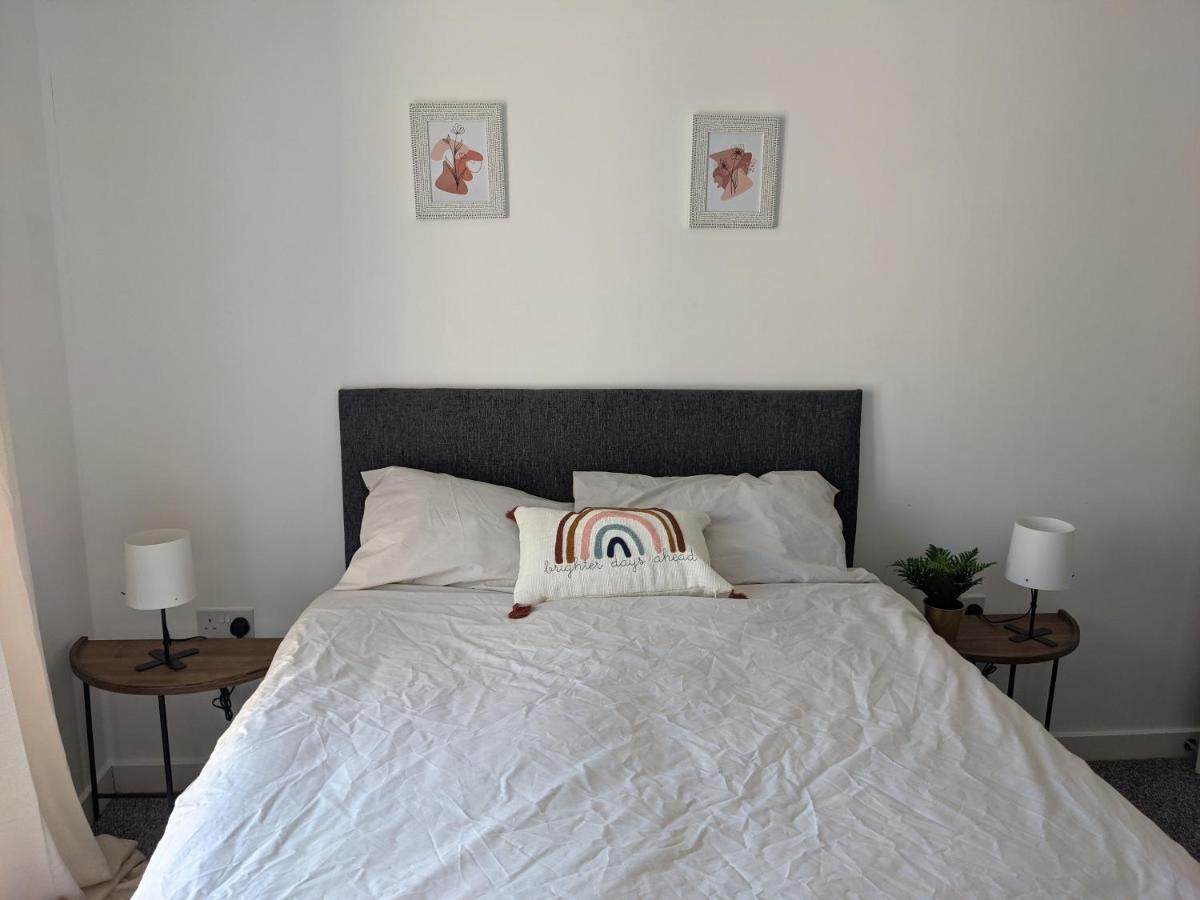 Simple 2-Bedroom 1.5 Bath Apartment In Thornhill Southampton Ngoại thất bức ảnh