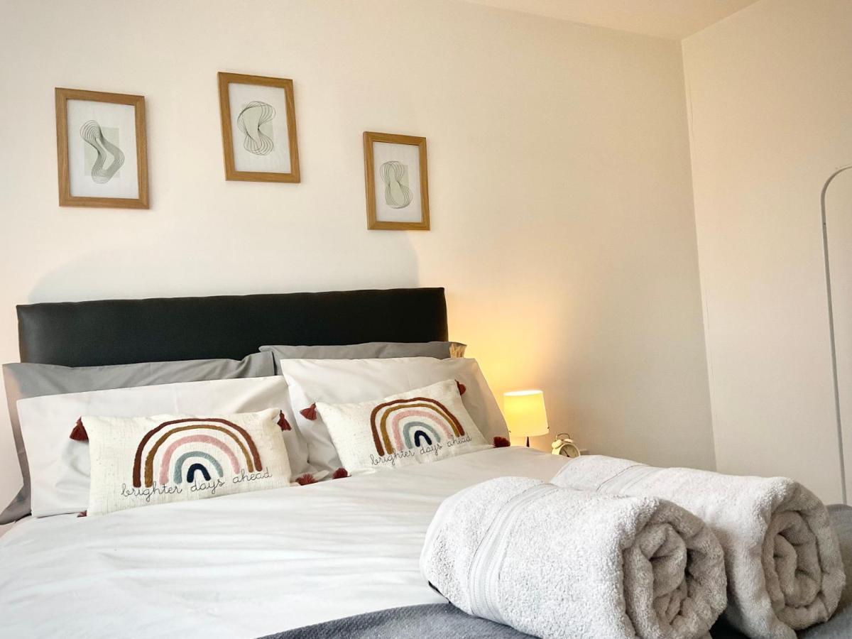 Simple 2-Bedroom 1.5 Bath Apartment In Thornhill Southampton Ngoại thất bức ảnh