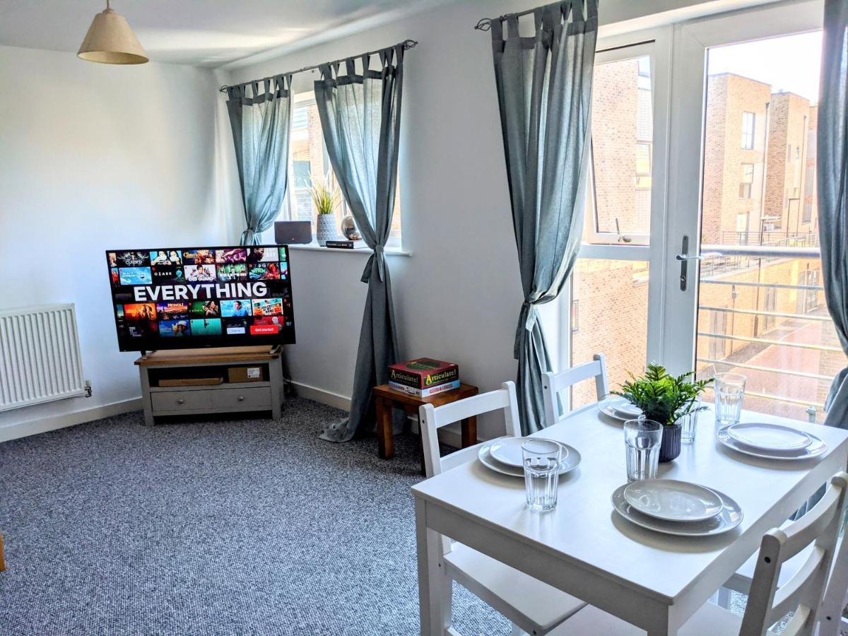 Simple 2-Bedroom 1.5 Bath Apartment In Thornhill Southampton Ngoại thất bức ảnh